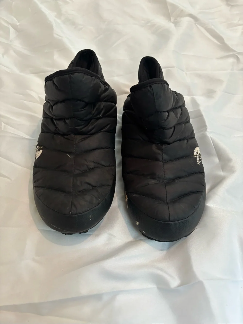 The North Face women’s Quilted Slip-On thermoball - Black